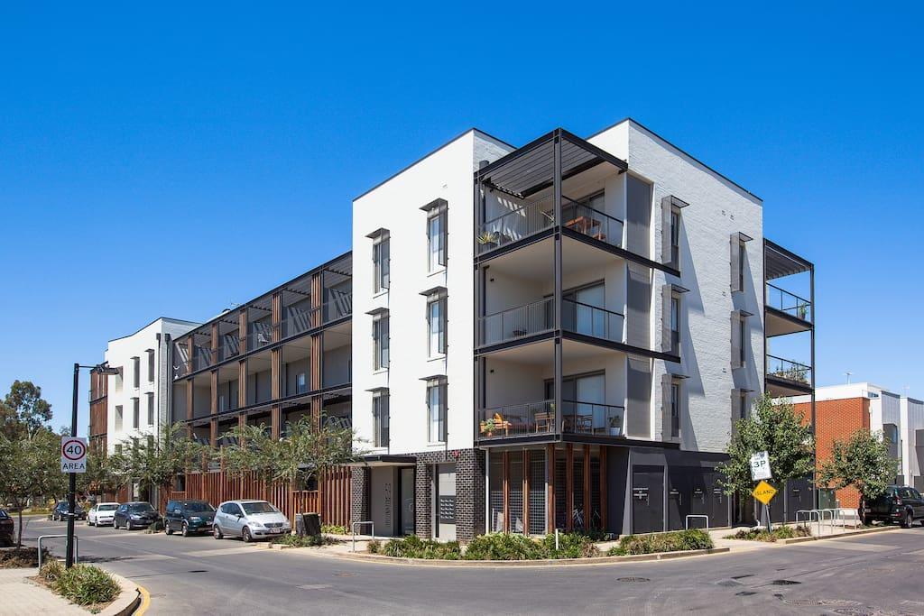 Magnificent Apartment + Free Car Park Near Cbd Аделейд Екстериор снимка